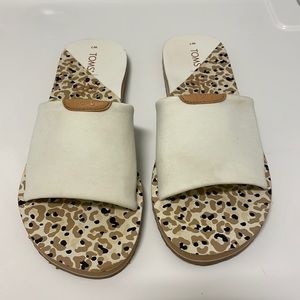 TOMS white sandals w/ cheetah print size  7W!